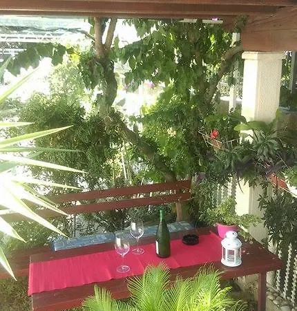 Apartment Danka Omiš Exteriör bild